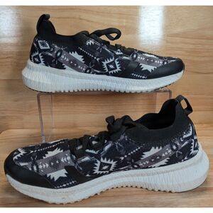Crazy Train Stargazer Shoes Women’s Size 8 Black White Pattern Comfort Sneaker